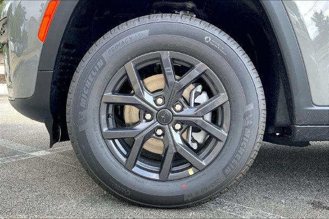 2027 Jeep Grand Cherokee Laredo Altitude