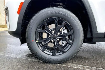 2026 Jeep Grand Cherokee Laredo Altitude