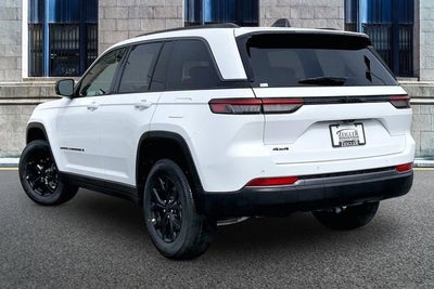 2026 Jeep Grand Cherokee Laredo Altitude