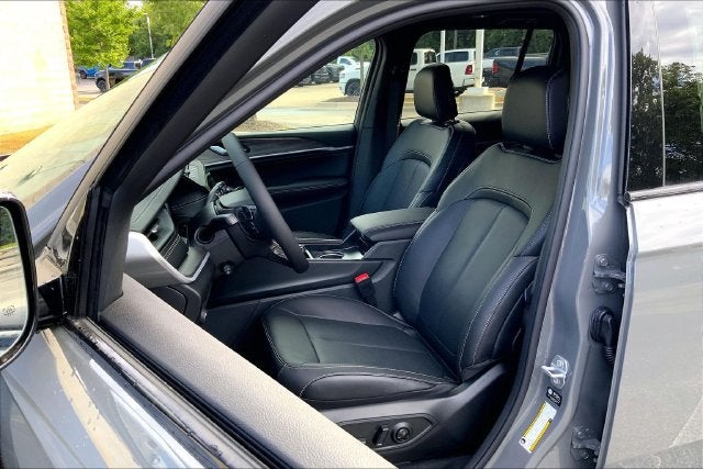 2027 Jeep Grand Cherokee Limited Reserve