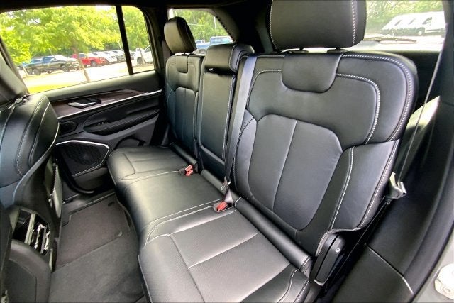 2027 Jeep Grand Cherokee Limited Reserve
