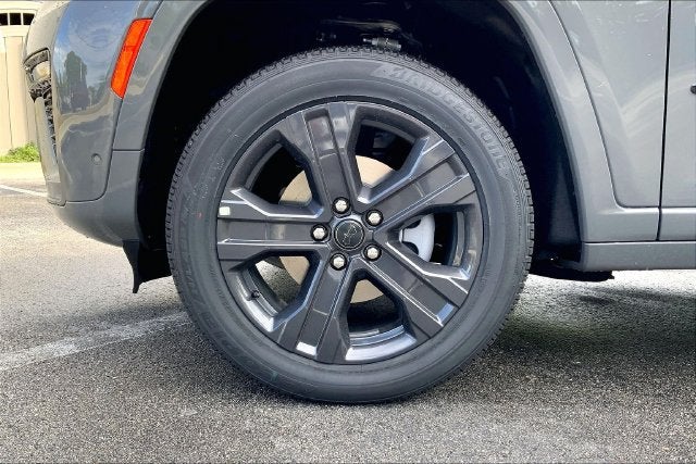 2027 Jeep Grand Cherokee Limited Reserve