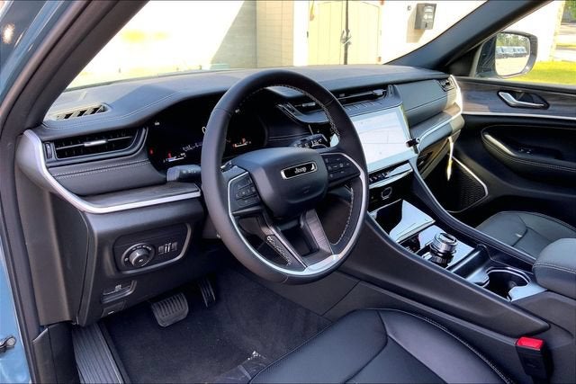 2027 Jeep Grand Cherokee Limited Reserve