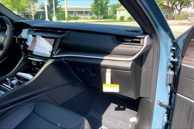 2027 Jeep Grand Cherokee Limited Reserve
