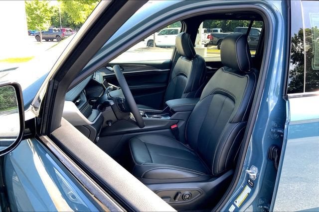2027 Jeep Grand Cherokee Limited Reserve