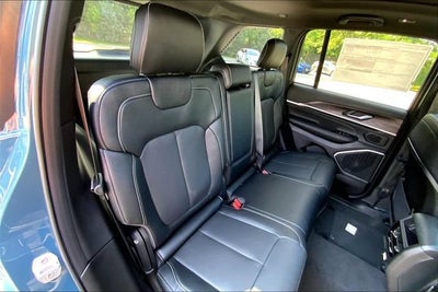 2027 Jeep Grand Cherokee Limited Reserve