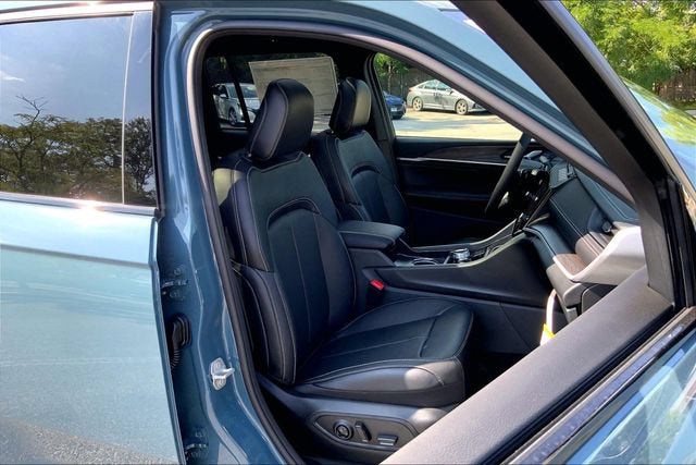 2027 Jeep Grand Cherokee Limited Reserve