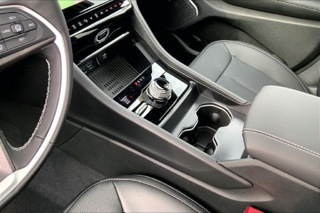 2027 Jeep Grand Cherokee Limited Reserve