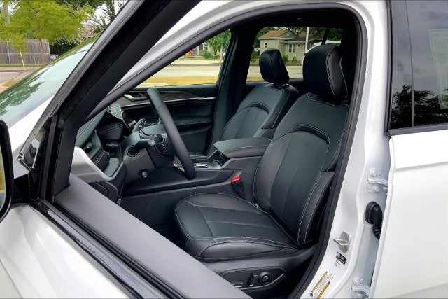 2027 Jeep Grand Cherokee Limited Reserve