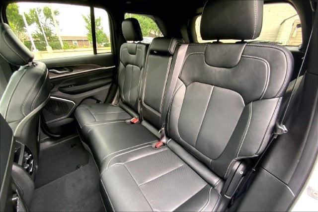 2027 Jeep Grand Cherokee Limited Reserve