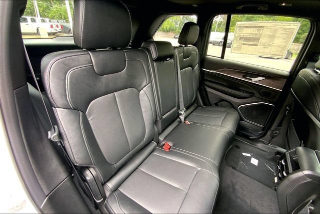 2027 Jeep Grand Cherokee Limited Reserve