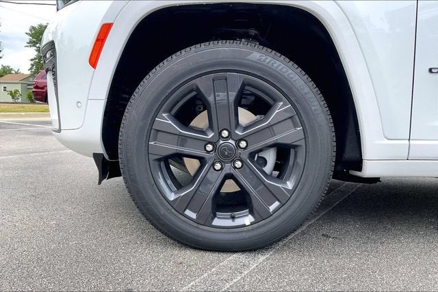 2027 Jeep Grand Cherokee Limited Reserve