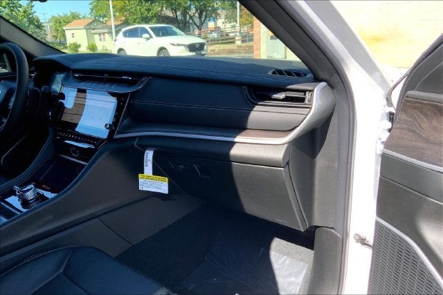 2027 Jeep Grand Cherokee Limited Reserve