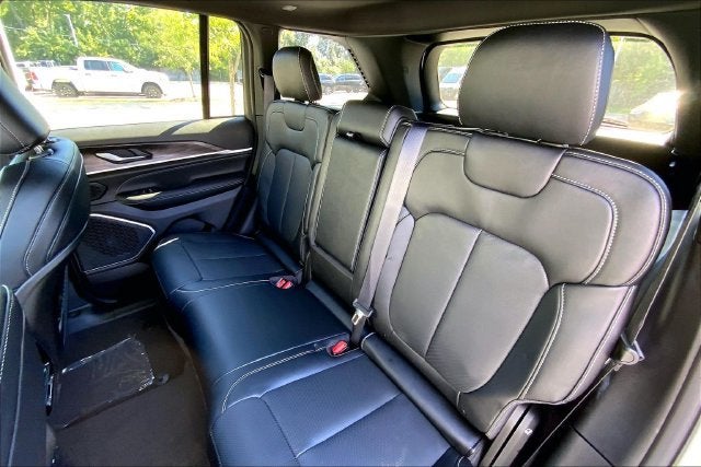 2027 Jeep Grand Cherokee Limited Reserve