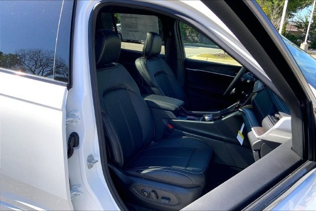 2027 Jeep Grand Cherokee Limited Reserve