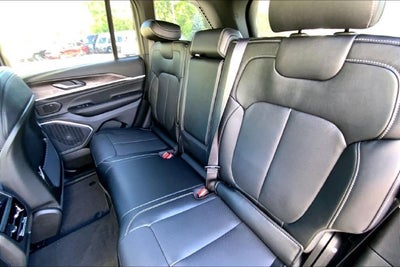 2027 Jeep Grand Cherokee Limited Reserve
