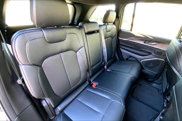 2027 Jeep Grand Cherokee Limited Reserve