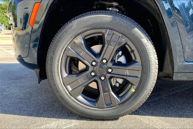 2027 Jeep Grand Cherokee Limited Reserve