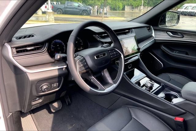 2027 Jeep Grand Cherokee Limited Reserve