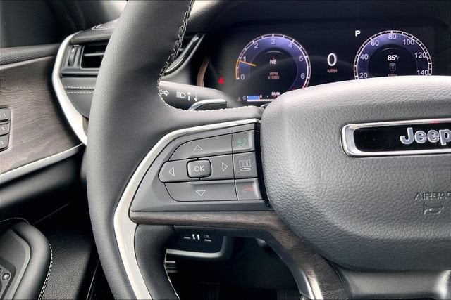 2027 Jeep Grand Cherokee Limited Reserve