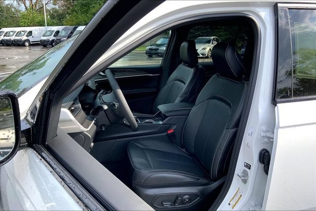 2027 Jeep Grand Cherokee Limited Reserve