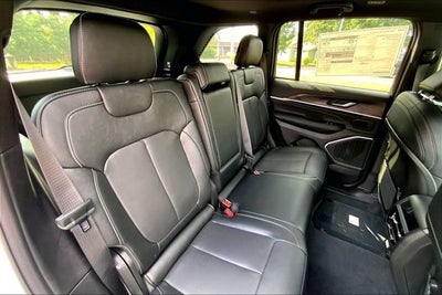 2027 Jeep Grand Cherokee Limited Reserve