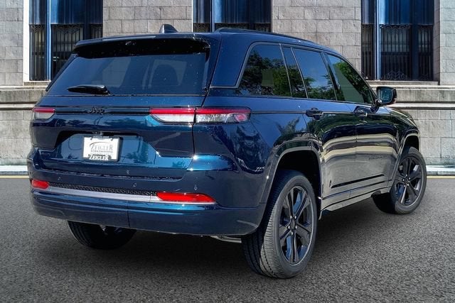 2027 Jeep Grand Cherokee Limited Reserve