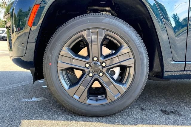 2027 Jeep Grand Cherokee Limited Reserve