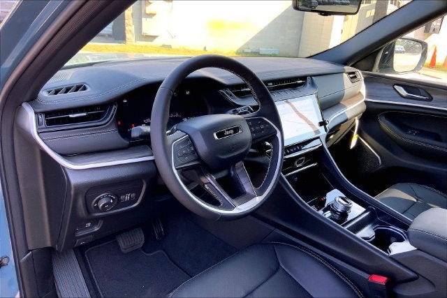 2027 Jeep Grand Cherokee Limited Reserve