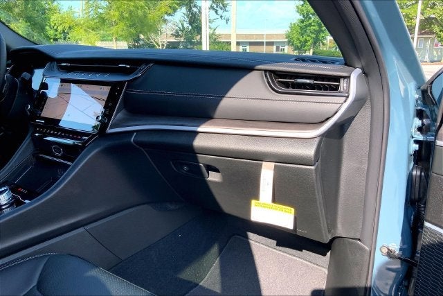 2027 Jeep Grand Cherokee Limited Reserve