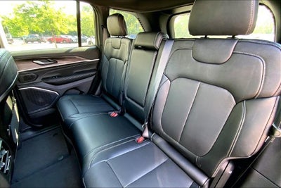2027 Jeep Grand Cherokee Limited Reserve