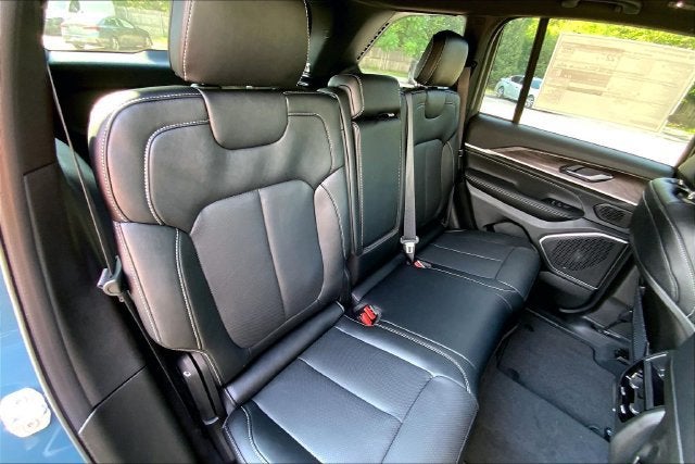 2027 Jeep Grand Cherokee Limited Reserve