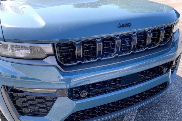 2027 Jeep Grand Cherokee Limited Reserve