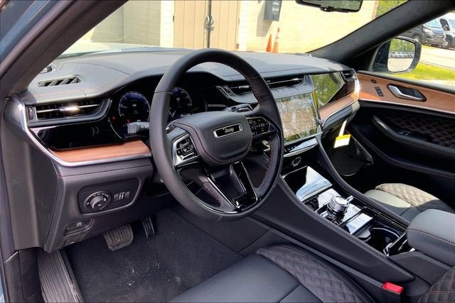 2026 Jeep Grand Cherokee Summit