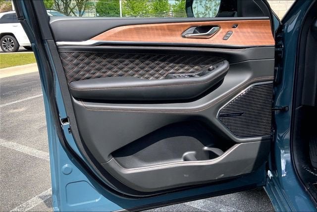 2026 Jeep Grand Cherokee Summit