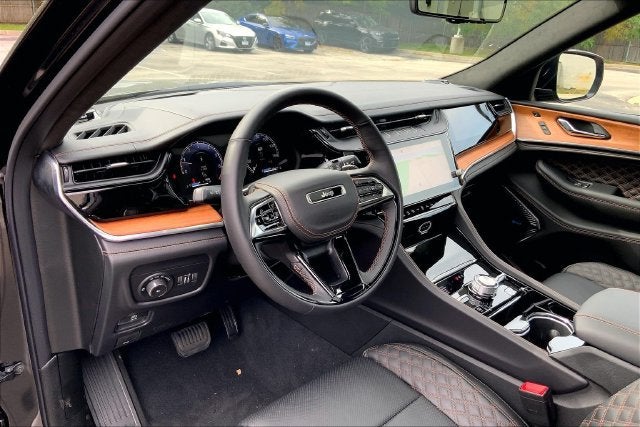 2027 Jeep Grand Cherokee Summit