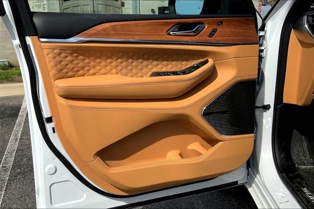 2026 Jeep Grand Cherokee Summit