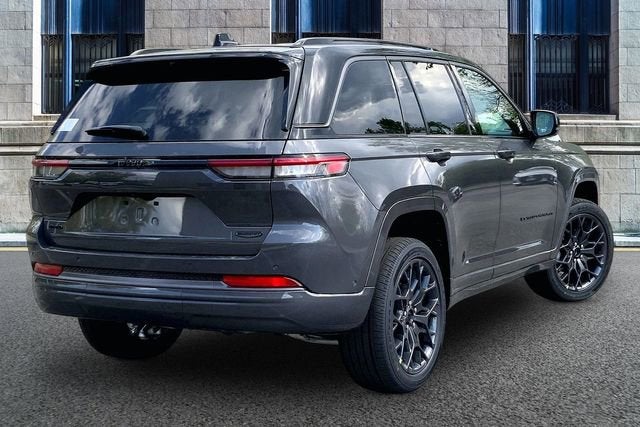 2026 Jeep Grand Cherokee Summit