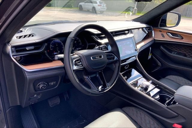 2026 Jeep Grand Cherokee Summit