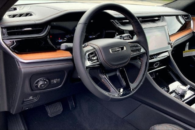 2027 Jeep Grand Cherokee Summit