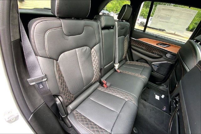 2027 Jeep Grand Cherokee Summit