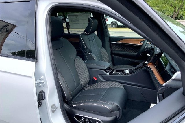 2027 Jeep Grand Cherokee Summit