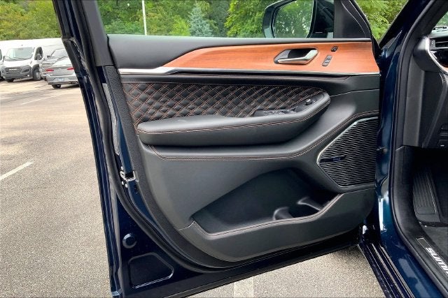 2027 Jeep Grand Cherokee Summit