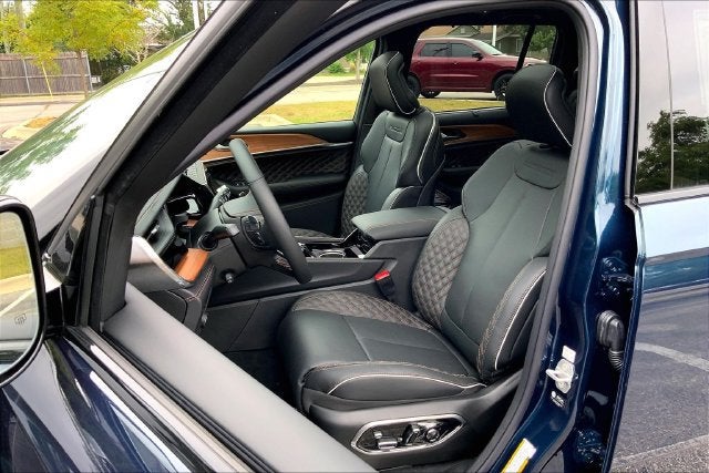2027 Jeep Grand Cherokee Summit