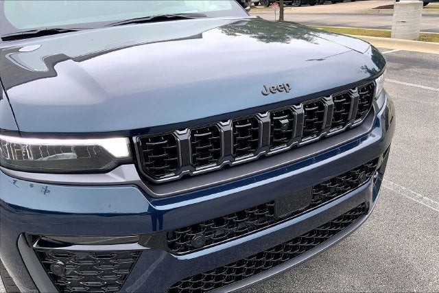 2027 Jeep Grand Cherokee Summit