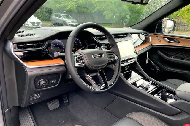 2027 Jeep Grand Cherokee Summit
