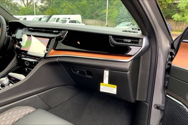 2027 Jeep Grand Cherokee Summit