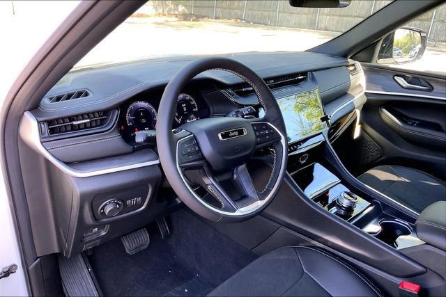 2026 Jeep Grand Cherokee L Laredo Altitude