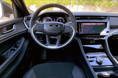 2026 Jeep Grand Cherokee L Laredo Altitude