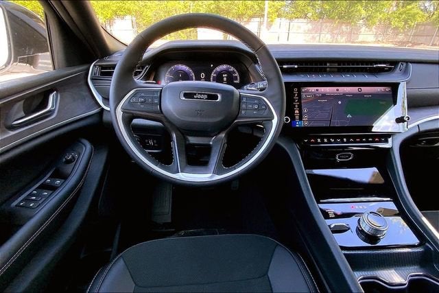 2026 Jeep Grand Cherokee L Laredo Altitude